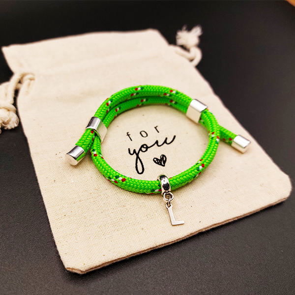 Armband mit Buchstabe L | Neon Grün